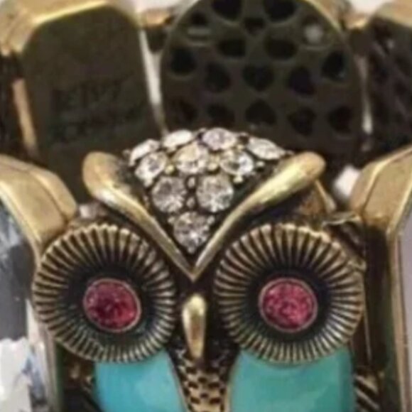 BETSEY JOHNSON OWLS & MIXED STONE STRETCH BRACELET - Picture 8 of 9